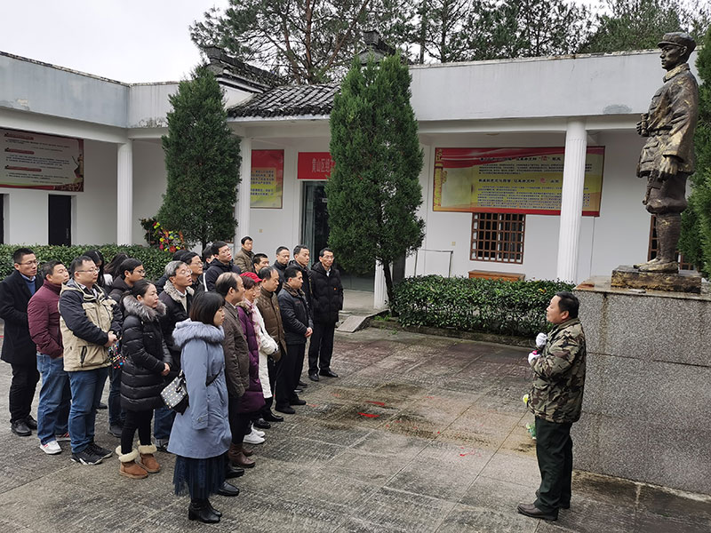 屯溪區(qū)委辦黨支部、屯溪城建投公司黨支部聯(lián)合開展主題黨日共建活動(dòng)